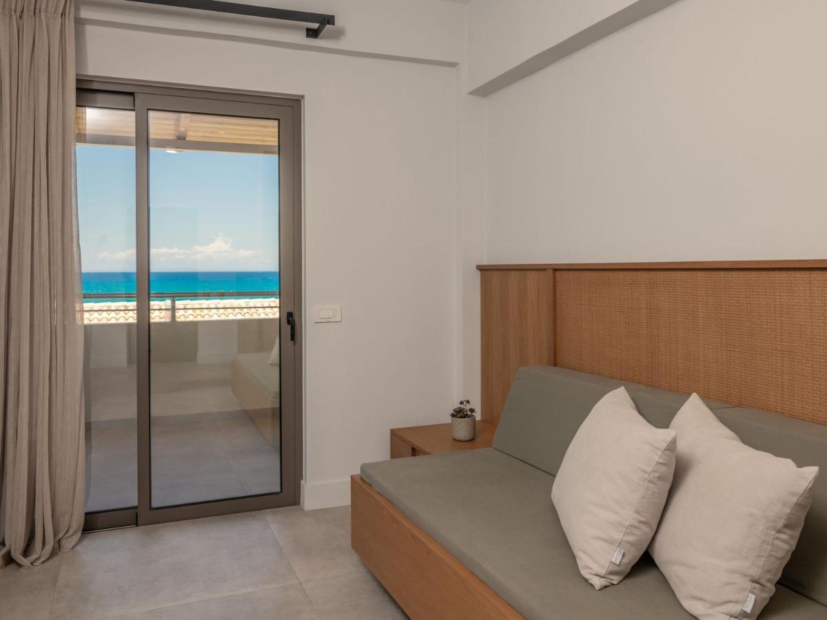 Paradise Elegant Apartments - Perfect Escape On The Beach アリケス エクステリア 写真